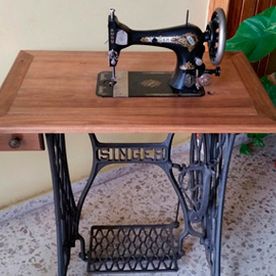 Singer Los Realejos maquina de coser con mesa